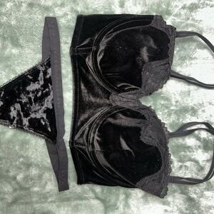 Elegant Black Velvet Lingerie Set